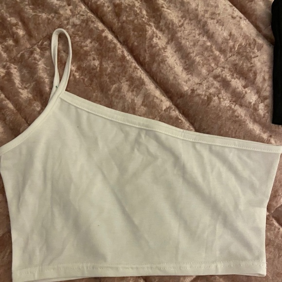 Crop tops - Picture 2 of 6